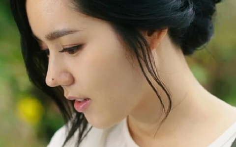 这里长痣的女孩，命运极好