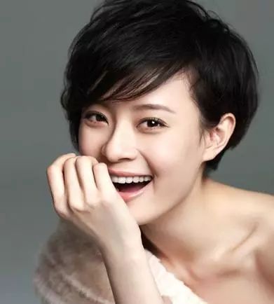 八字官杀女特征，独立到让人心疼的大女人 图片11